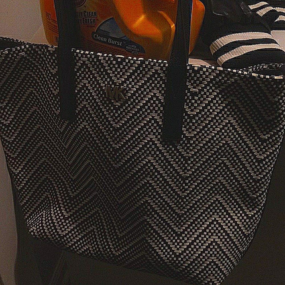 MK Tote - Picture 5 of 6